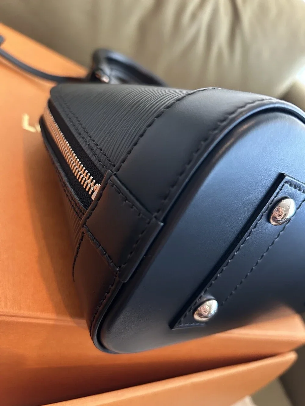 Louis Vuitton Alma BB In Blk Epi Leather